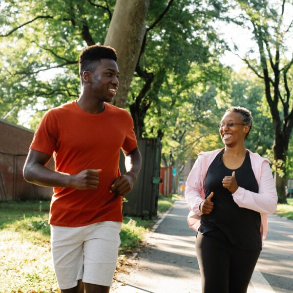 img of people running